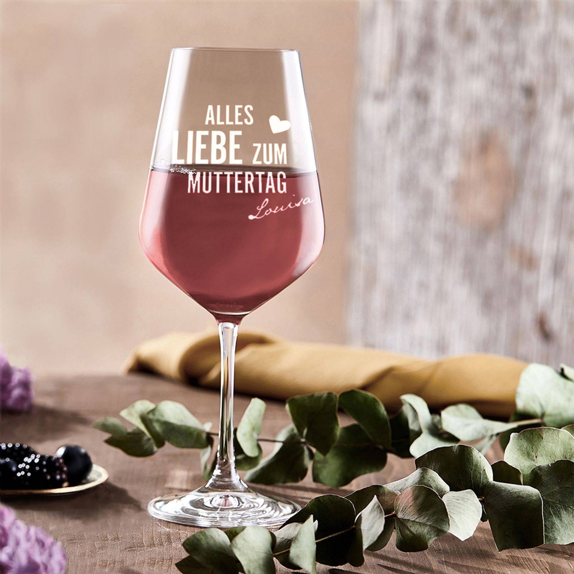 Personalisiertes Weinglas zum Muttertag von Monsterzeug