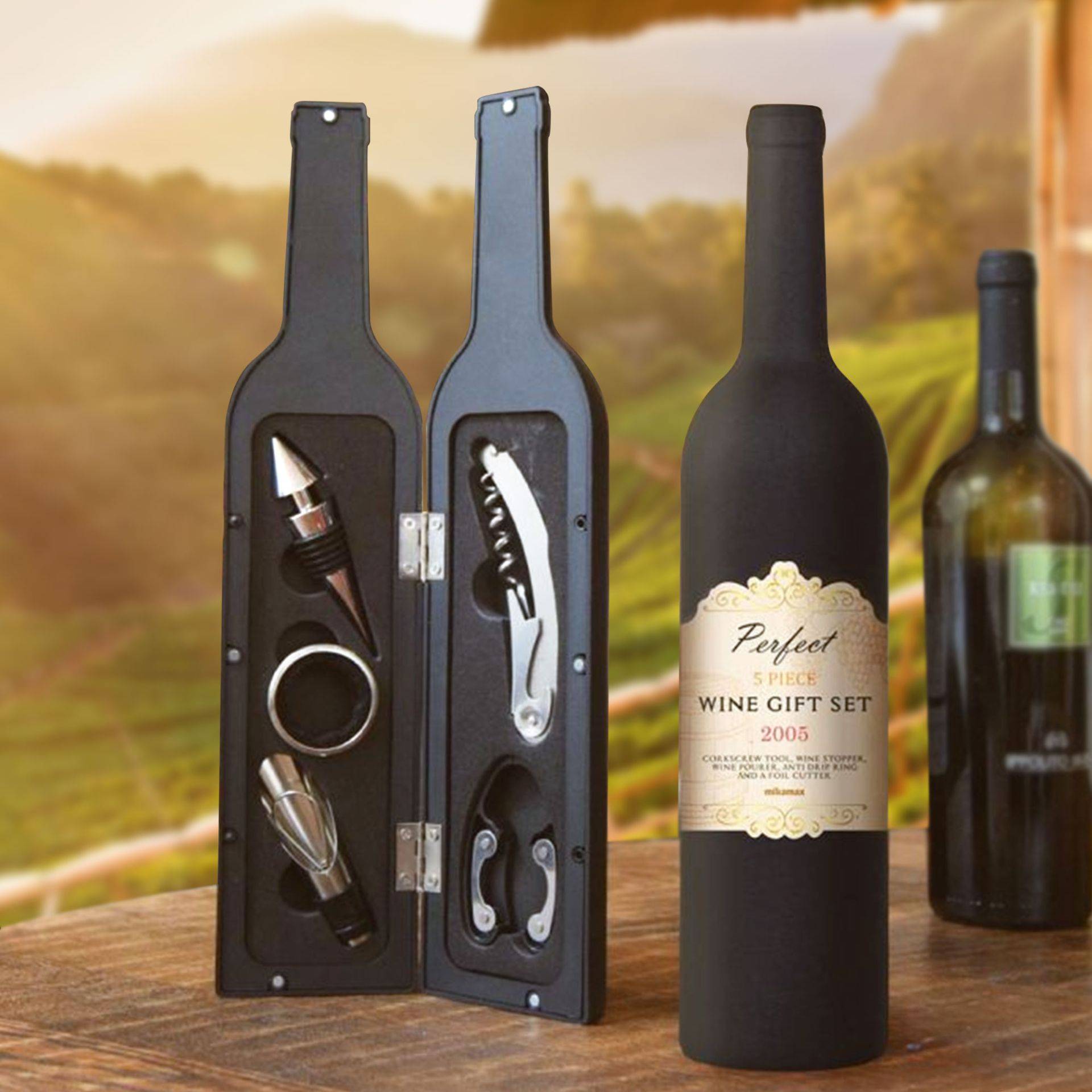 Wein Geschenkset fünfteilig - Flaschenform Wein Geschenkset fünfteilig - Flaschenform von Monsterzeug
