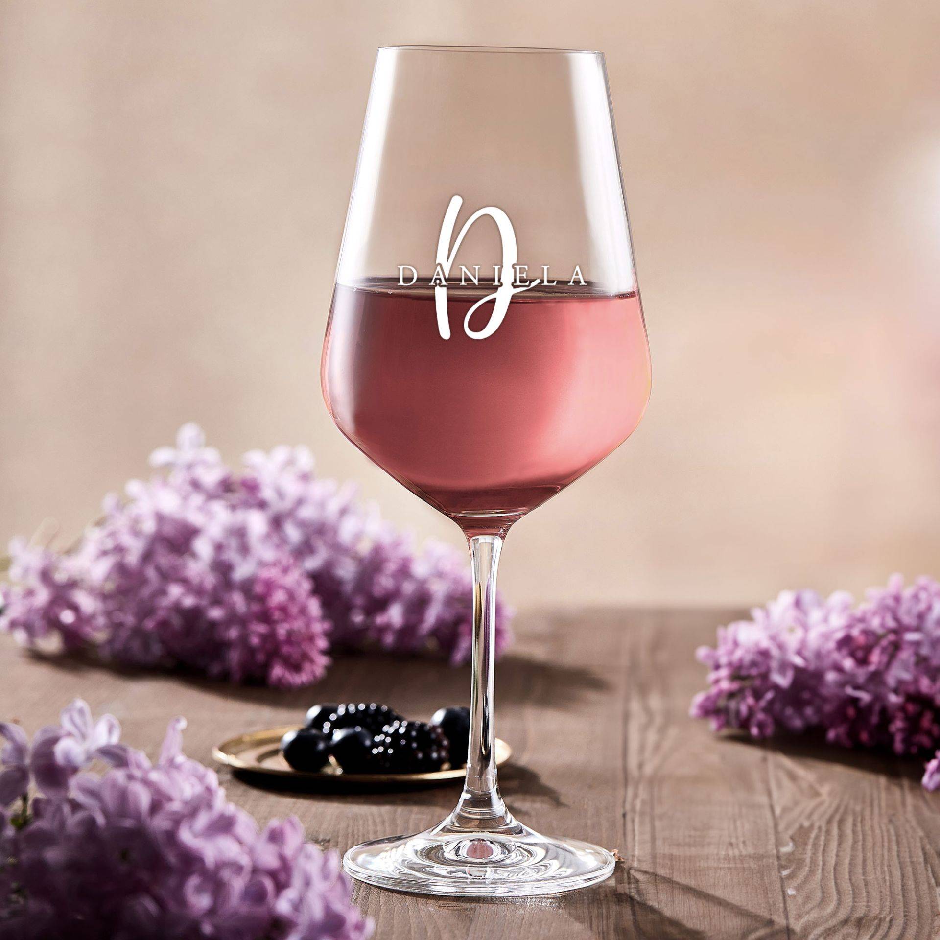 Weinglas mit Gravur - Initial und Name von Monsterzeug