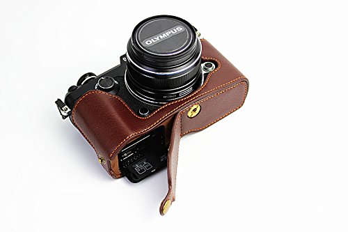 Bodenöffnung Version Schutz Original Echtes Leder Halb Kamera-Kasten-Beutel-Abdeckung mit Stativ-Design für Olympus Pen-F-Kamera mit Original Echtes Leder Handschlaufe Dunkelbraun von MoreGift4U