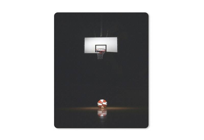 MuchoWow Mauspad Basketball und der Korb im Rampenlicht (1-St), Gaming, Mousepad Klein, Büro Zubehör, Mausunterlage, 19x23 cm von MuchoWow