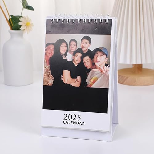 2025 Jungkook Schreibtischkalender Jimin Jin Jhope RM Kpop 2025 V Kalender Dekoration Desktop Kalender Tischkalender für Fans von Musolera