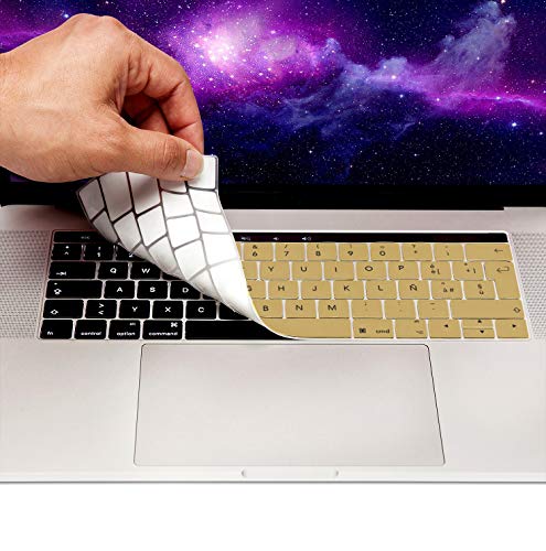 MyGadget Tastaturschutz QWERTY für Apple MacBook Pro 13 & 15 Zoll (ab 2016 bis 2020 - Touchbar) - Folie für Italienische Tastatur - Keyboard Cover - Gold von MyGadget