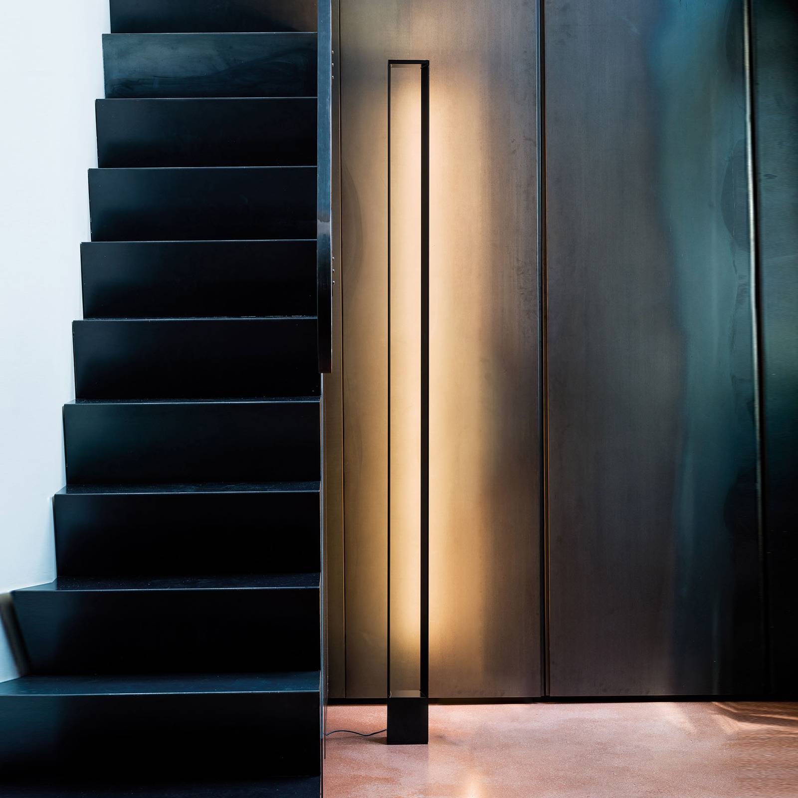 Nemo Tru LED-Stehleuchte 2.700 K, schwarz lackiert Nemo Tru LED-Stehleuchte 2.700 K, schwarz lackiert von NEMO