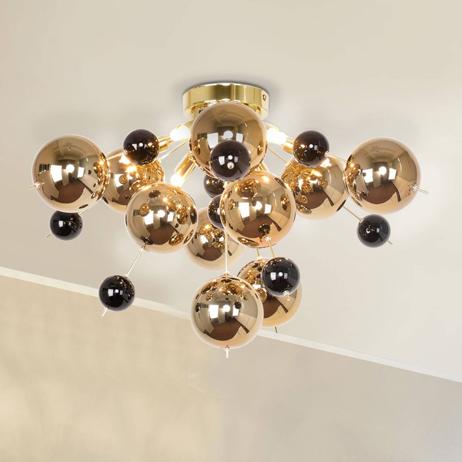 Deckenleuchte Explosion mit goldenen Kugeln Deckenleuchte Explosion mit goldenen Kugeln von Naeve Leuchten