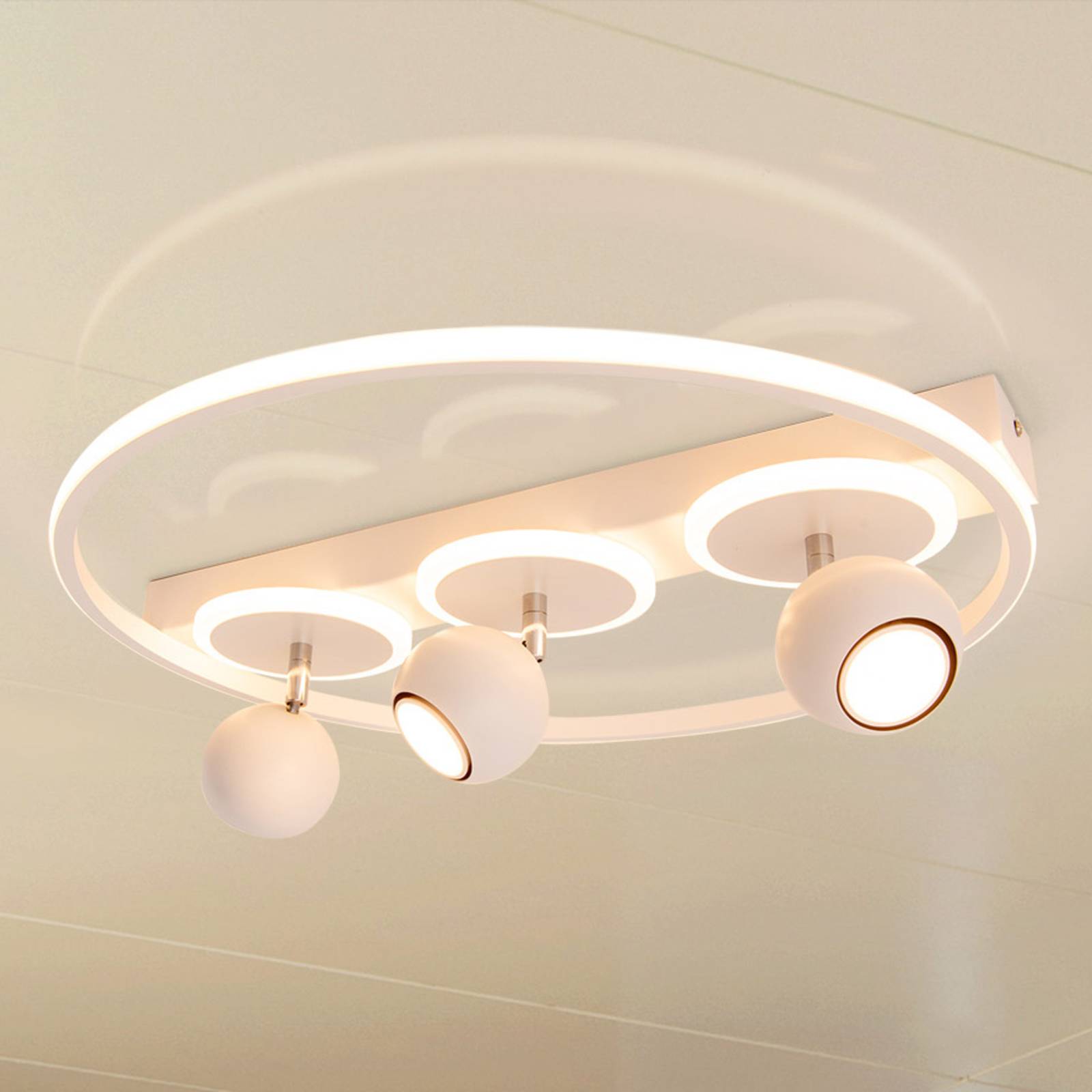 LED-Deckenleuchte Ronda, weiß, dreiflammig LED-Deckenleuchte Ronda, weiß, dreiflammig von Naeve Leuchten