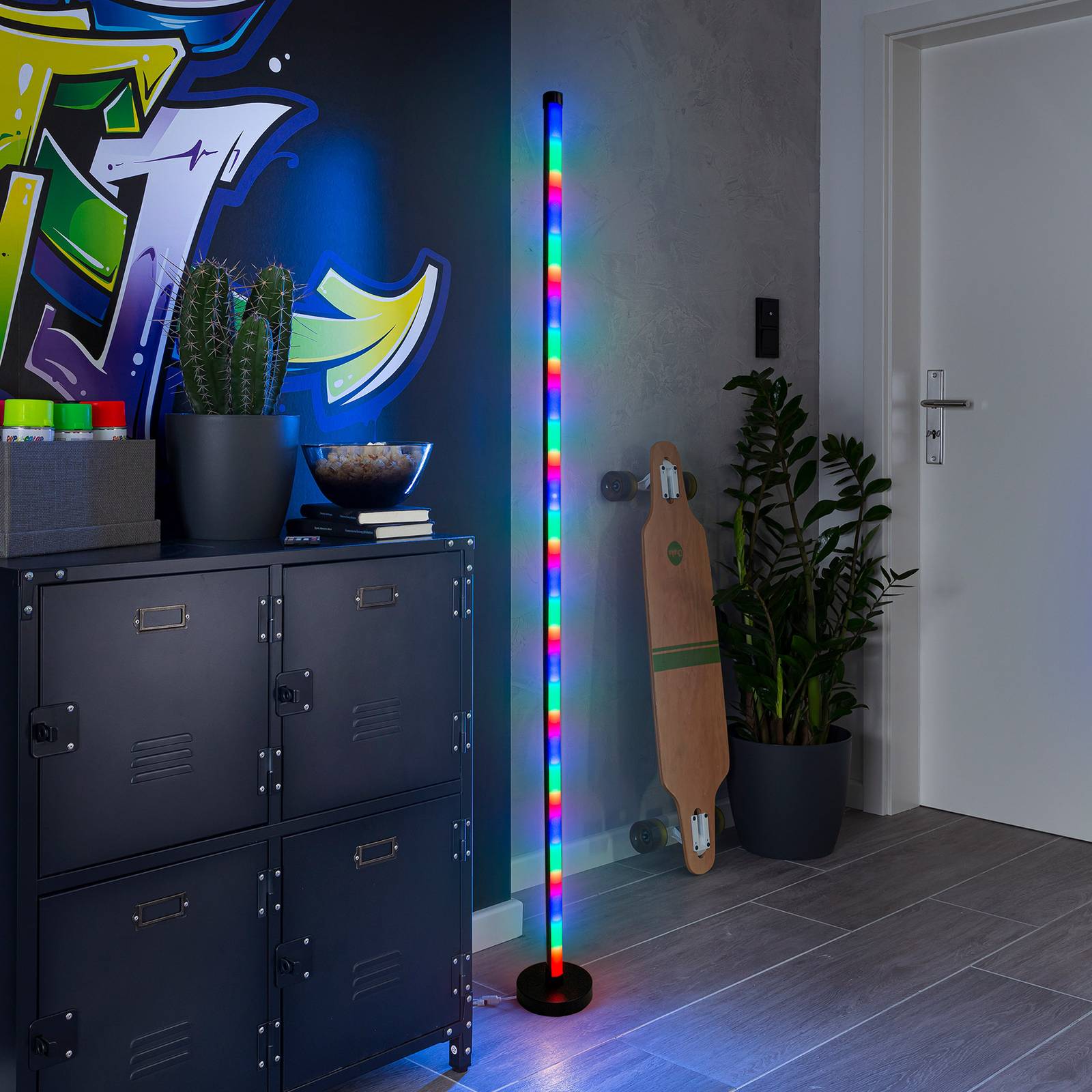 LED-Stehleuchte Motion Light mit Lichteffekten LED-Stehleuchte Motion Light mit Lichteffekten von Naeve Leuchten