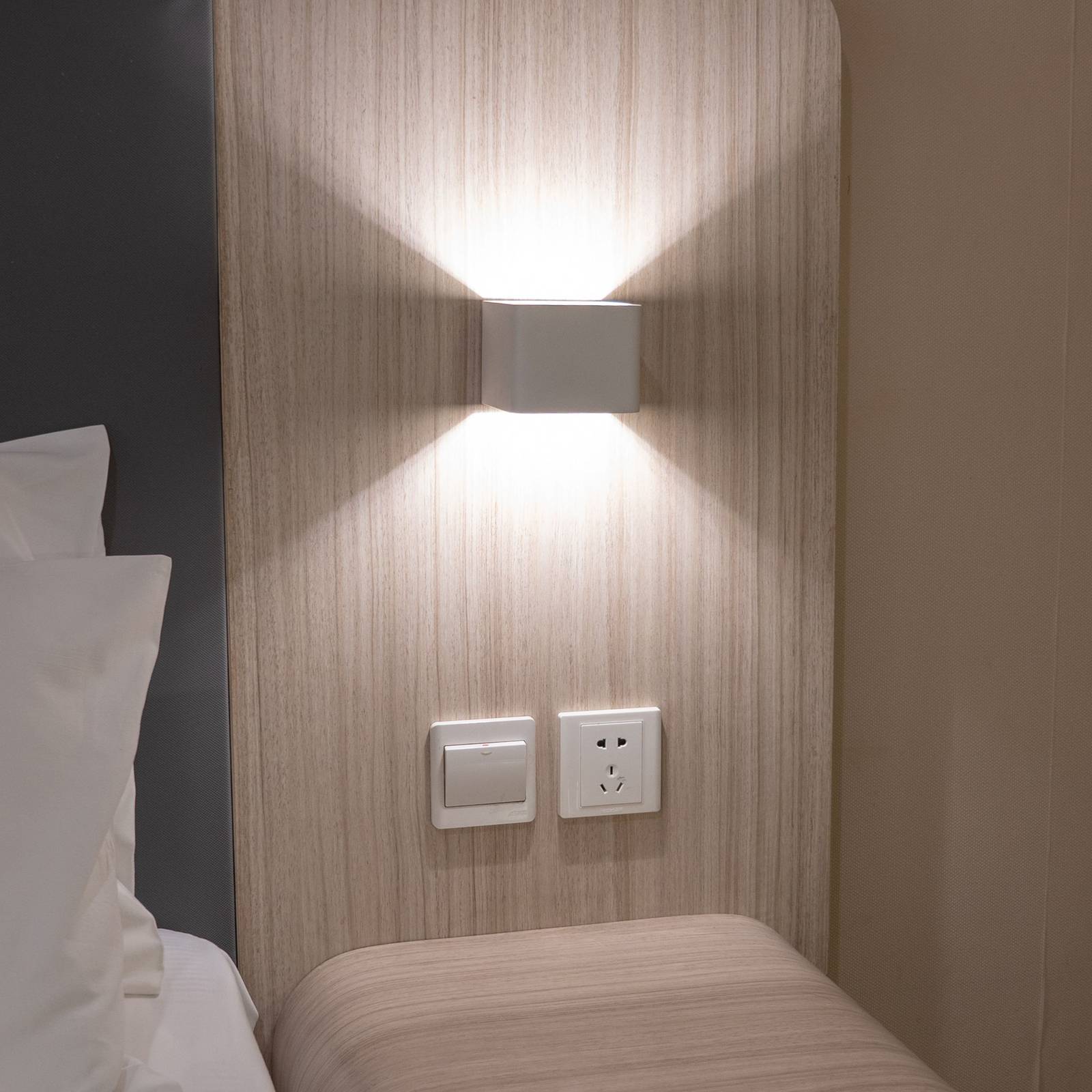 LED-Wandleuchte Cube Akku, magnetisch, weiß LED-Wandleuchte Cube Akku, magnetisch, weiß von Naeve Leuchten