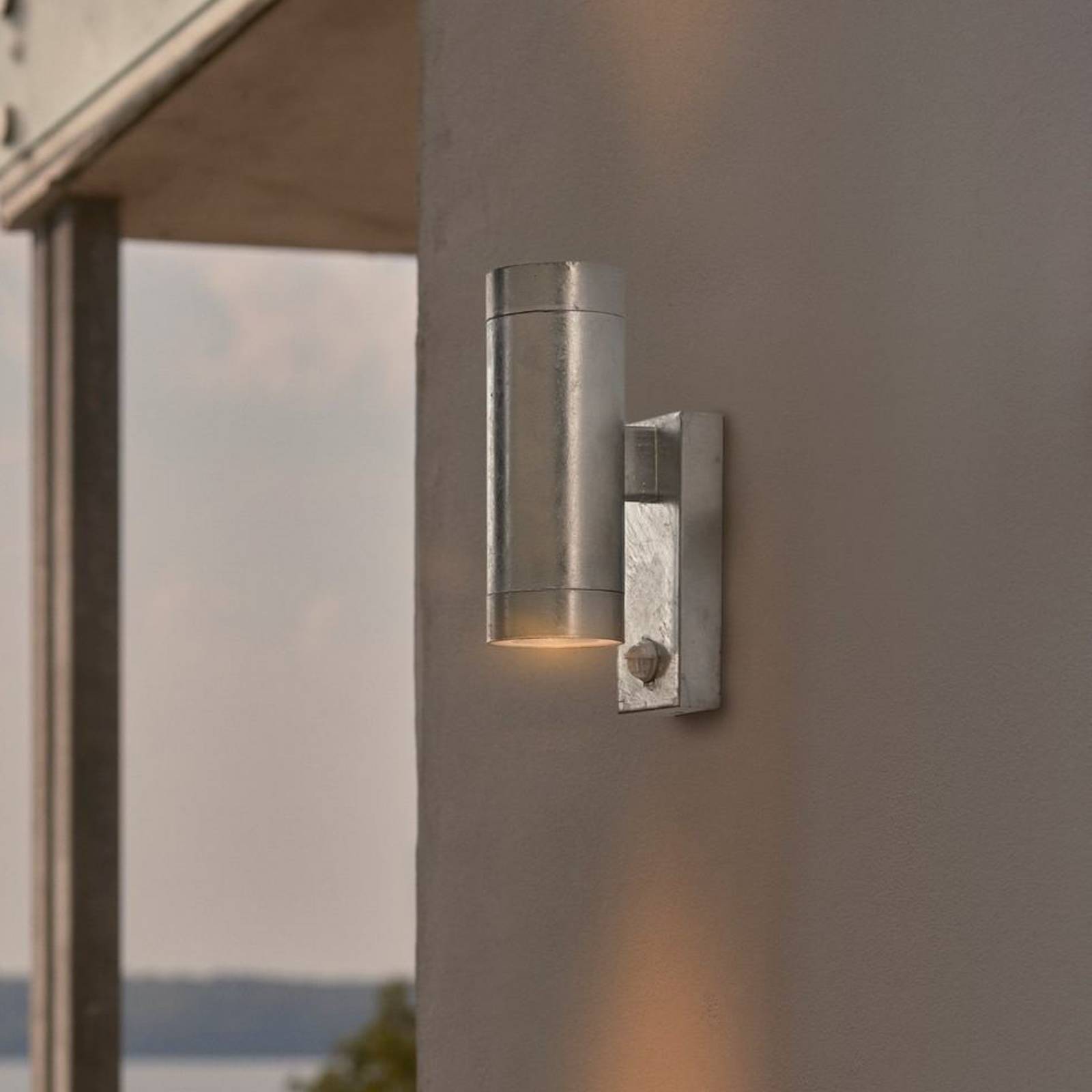 Außenwandlampe Tin Maxi Double Sensor, verzinkt, IP54, GU10 Außenwandlampe Tin Maxi Double Sensor, verzinkt, IP54, GU10 von Nordlux