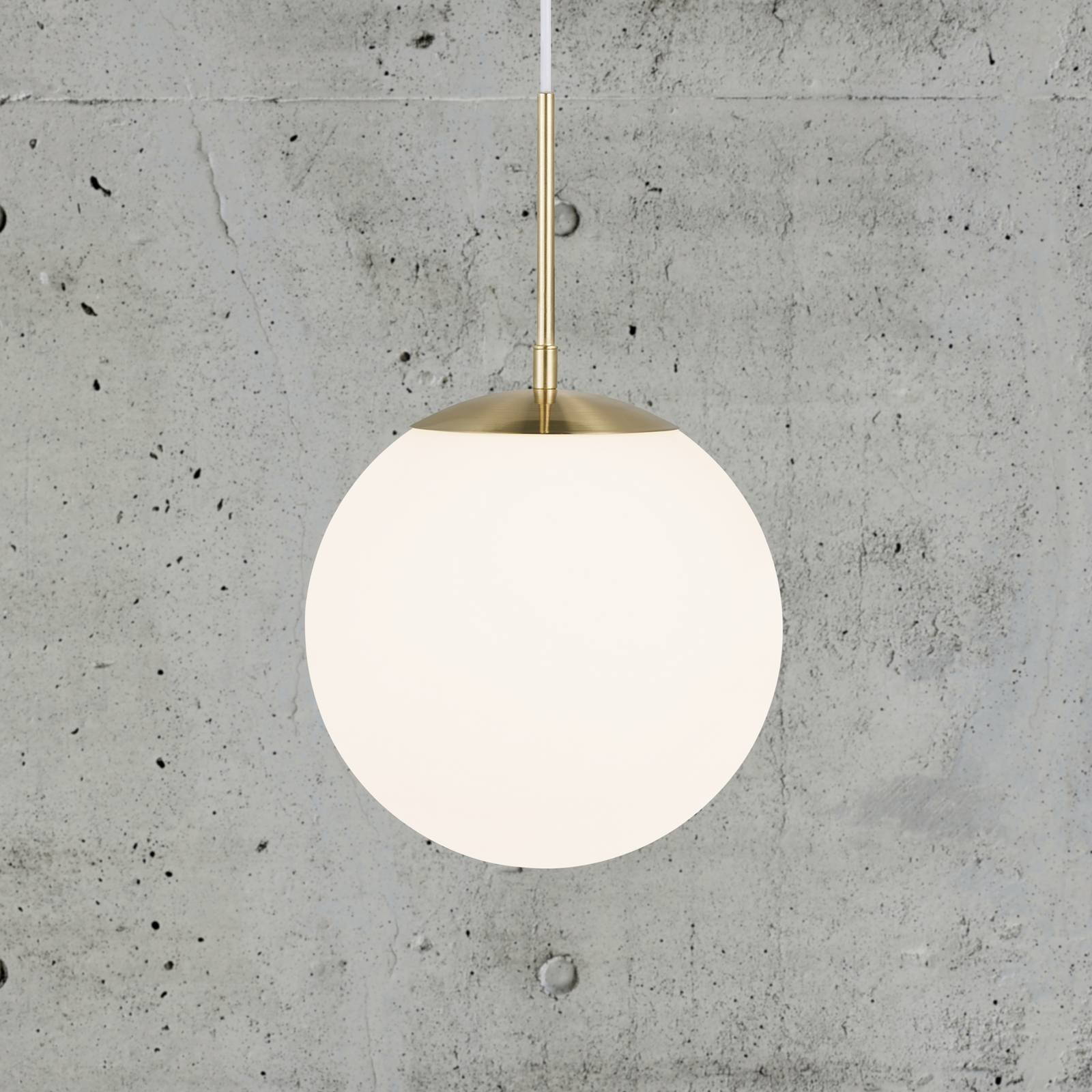 Hängeleuchte Grant in Messing mit Glaskugel Ø 25cm Hängeleuchte Grant in Messing mit Glaskugel Ø 25cm von Nordlux