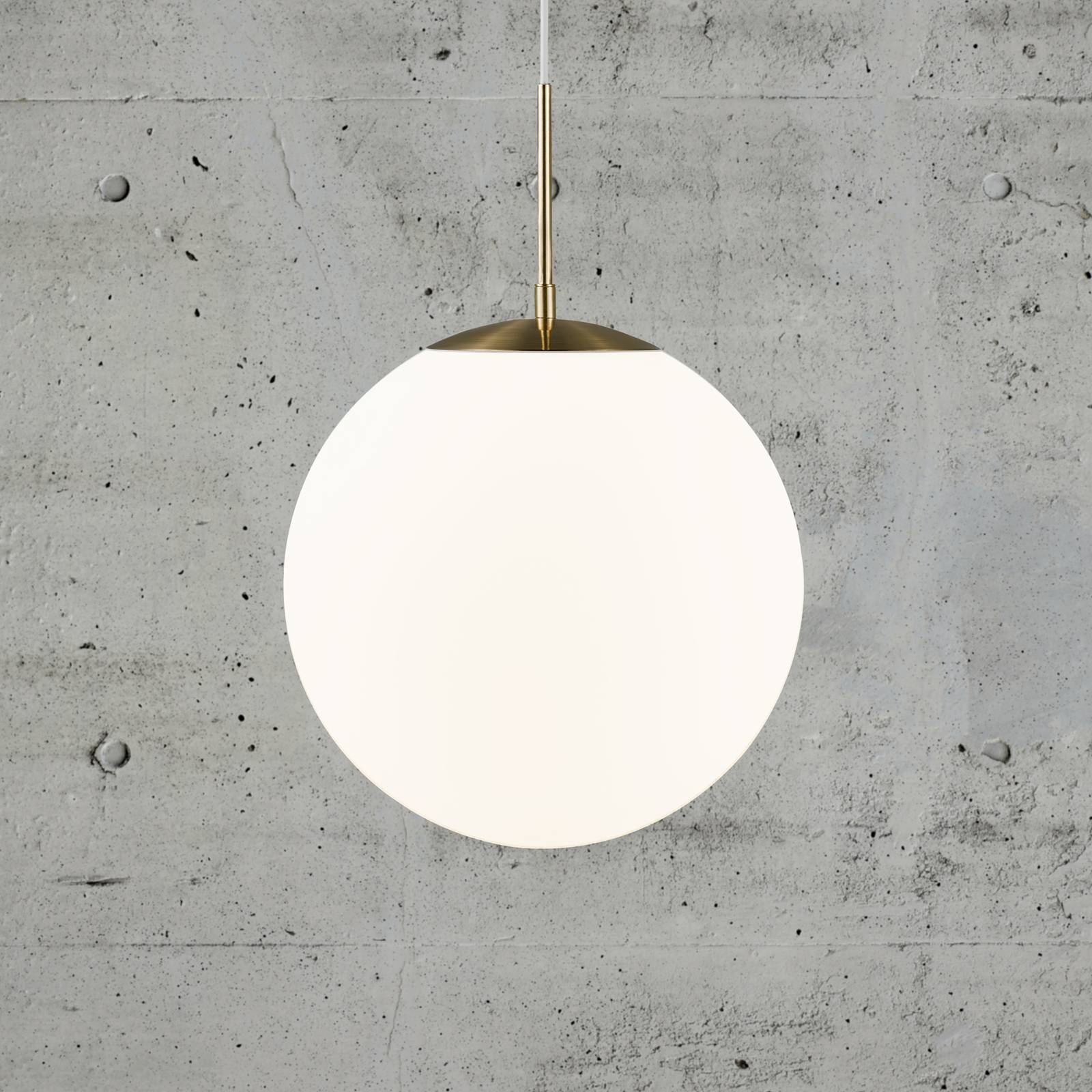 Hängeleuchte Grant in Messing mit Glaskugel Ø 35cm Hängeleuchte Grant in Messing mit Glaskugel Ø 35cm von Nordlux