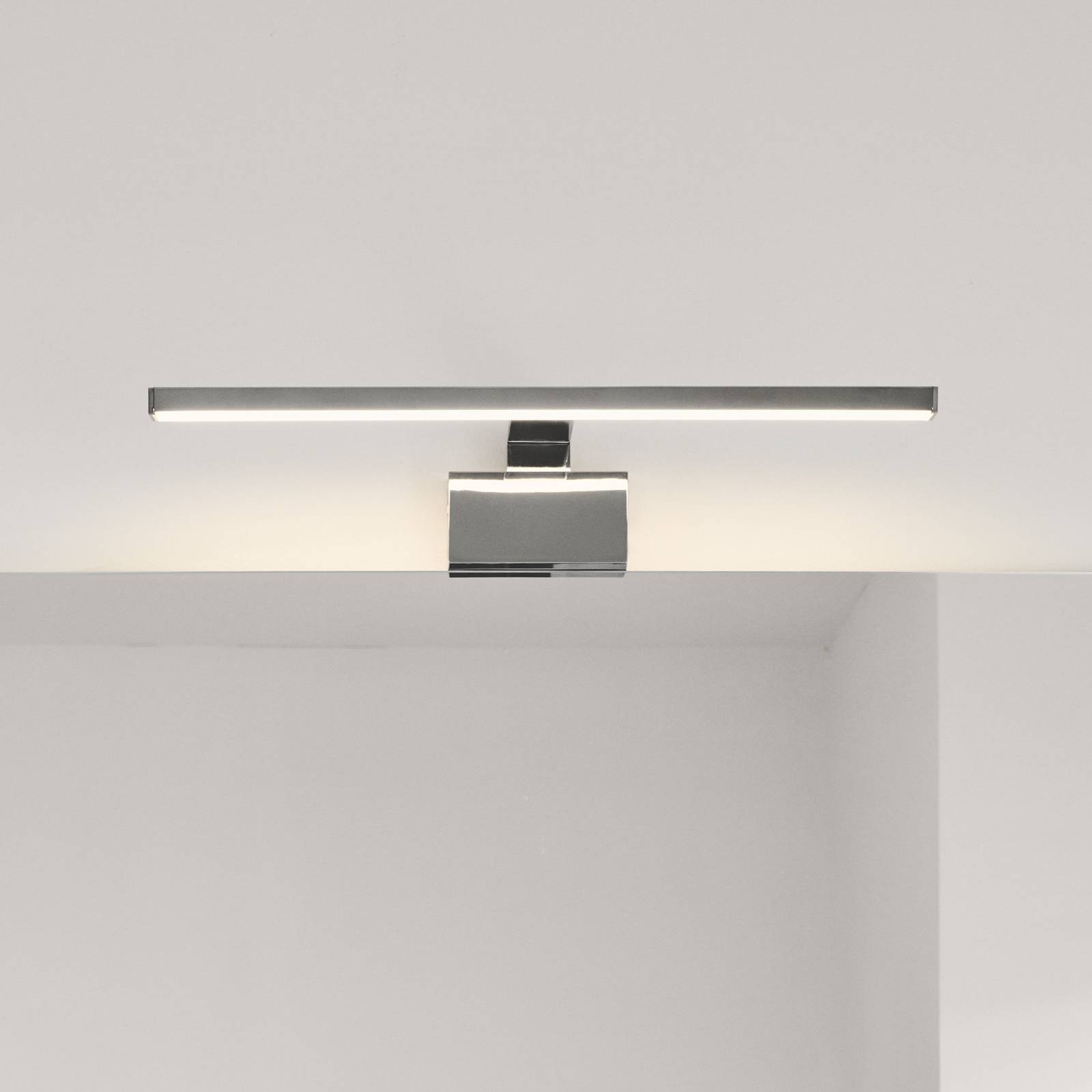 LED-Bad-Wandlampe Marlee, Metall, Chromfinish, 50 cm, 3.000K LED-Bad-Wandlampe Marlee, Metall, Chromfinish, 50 cm, 3.000K von Nordlux