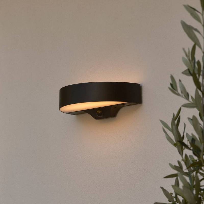 LED-Solar-Außenwandleuchte Monay Round, schwarz, IP44 von Nordlux