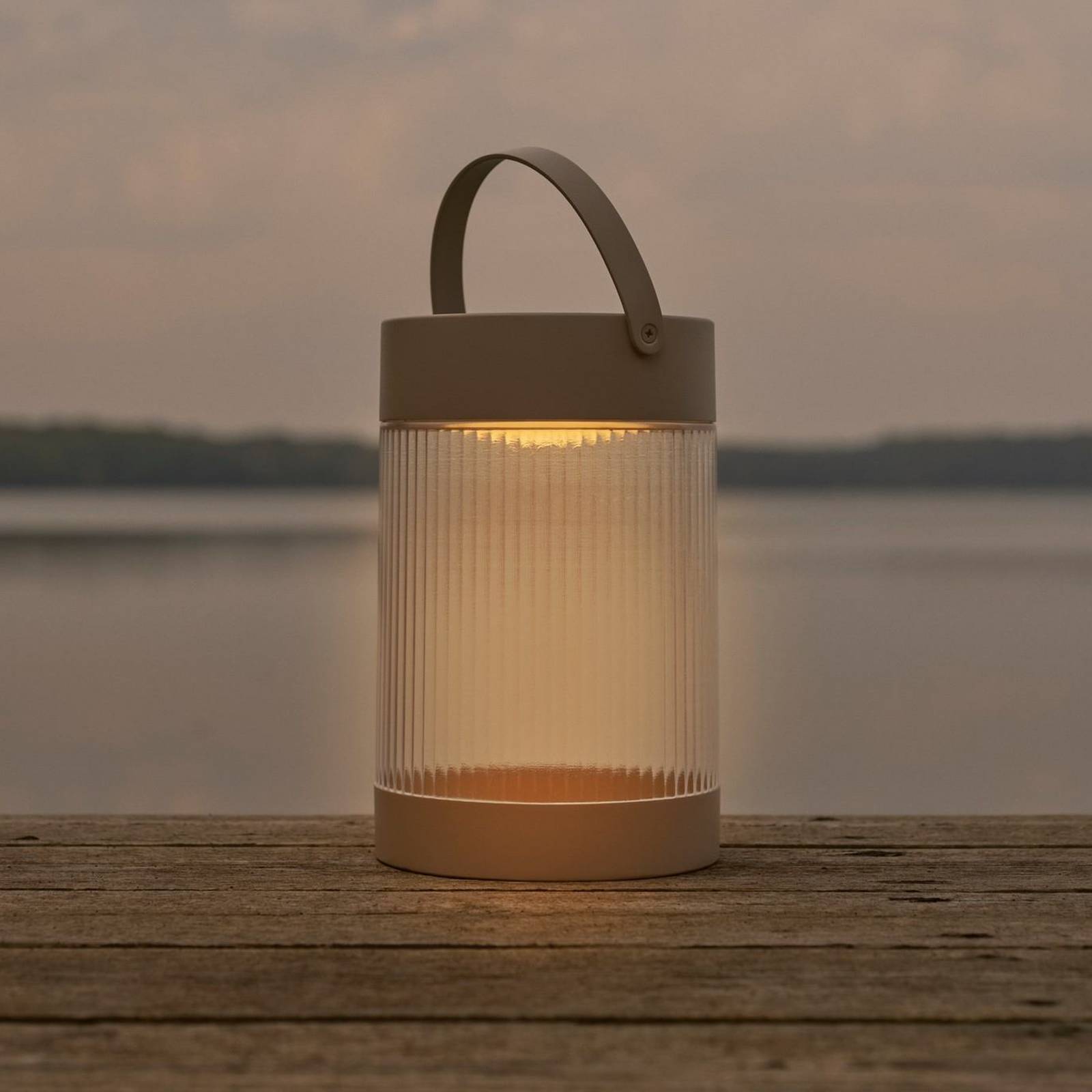 Solar-Tischleuchte Coupar, sandfarben, Kunststoff, IP44 Solar-Tischleuchte Coupar, sandfarben, Kunststoff, IP44 von Nordlux