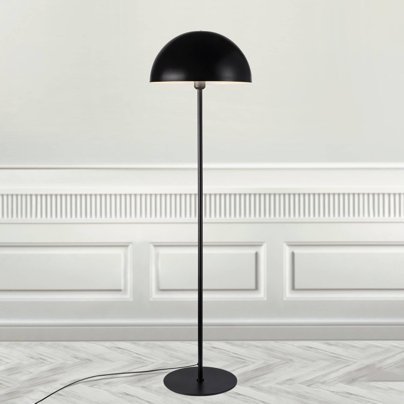 Stehleuchte Ellen 40 mit Metallschirm, schwarz Stehleuchte Ellen 40 mit Metallschirm, schwarz von Nordlux