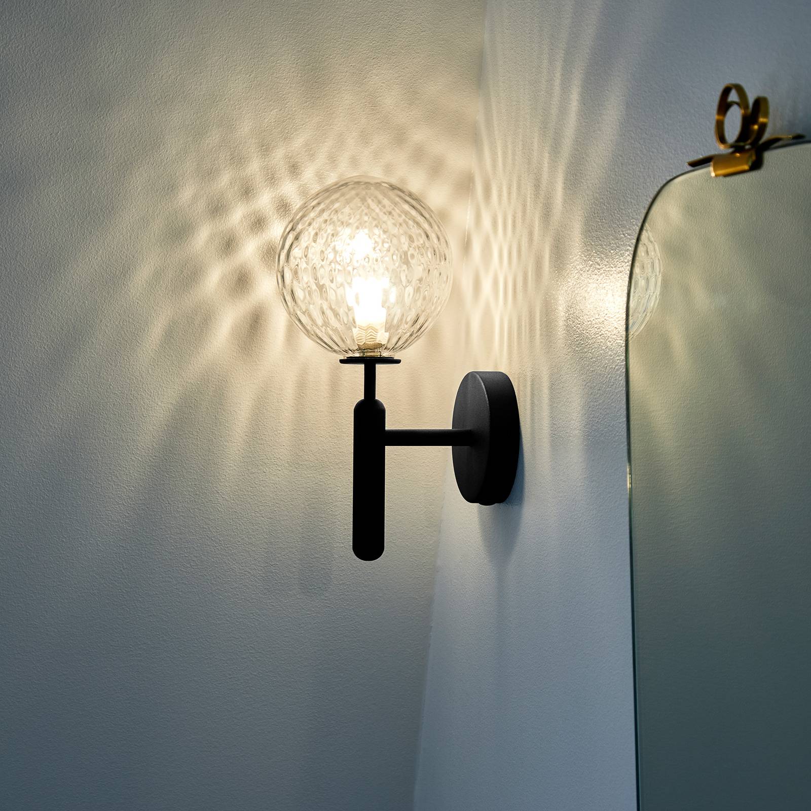 Nuura Miira Wall Wandleuchte grau/klar Nuura Miira Wall Wandleuchte grau/klar von Nuura Aps