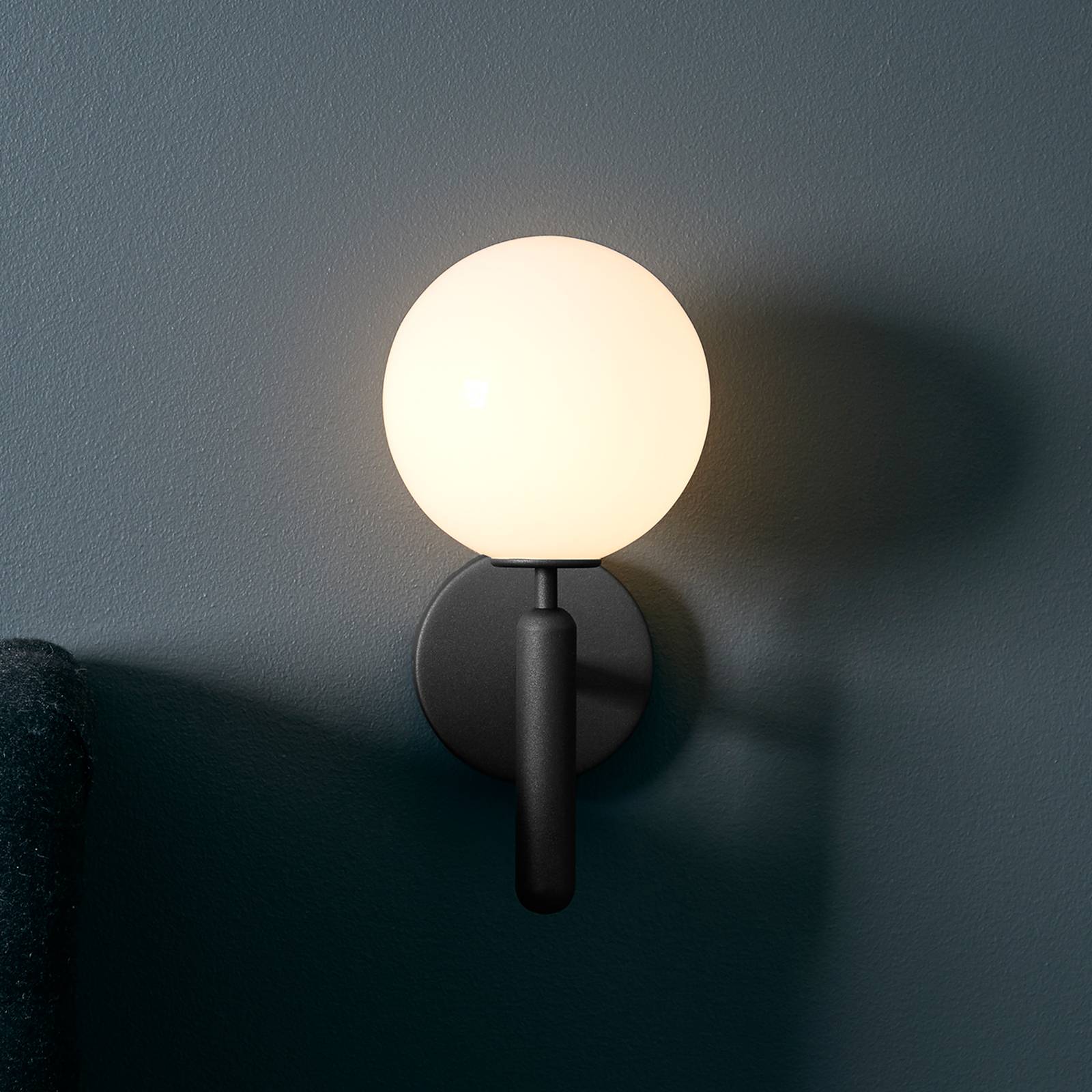 Nuura Miira Wall Wandleuchte grau/weiß Nuura Miira Wall Wandleuchte grau/weiß von Nuura Aps