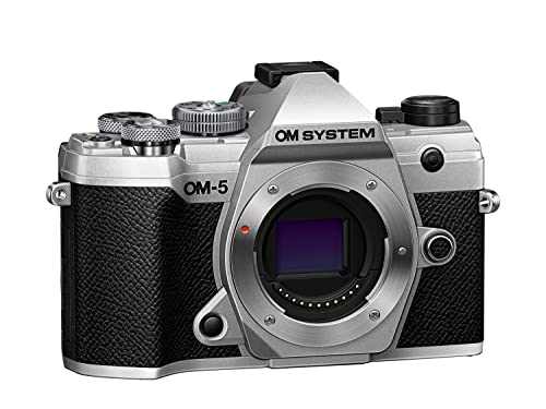 OM SYSTEM OM-5 Micro Four Thirds Systemkamera, 20 MP Live MOS-Sensor, optimierte 5-Achsen-Bildstabilisierung, IP53, Handheld High Res Shot, Silber von OM SYSTEM