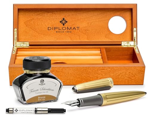 Diplomat Aero Füllhalter Set in champagner mit Edelstahlfeder M und farblich perfekt passender Füllhaltertinte in einer hochwertigen Schatulle aus Edelholz von Octopus