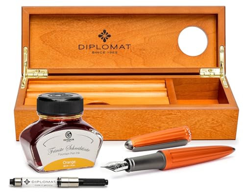 Diplomat Aero Füllhalter Set in orange mit Edelstahlfeder M und farblich perfekt passender Füllhaltertinte in einer hochwertigen Schatulle aus Edelholz von Octopus