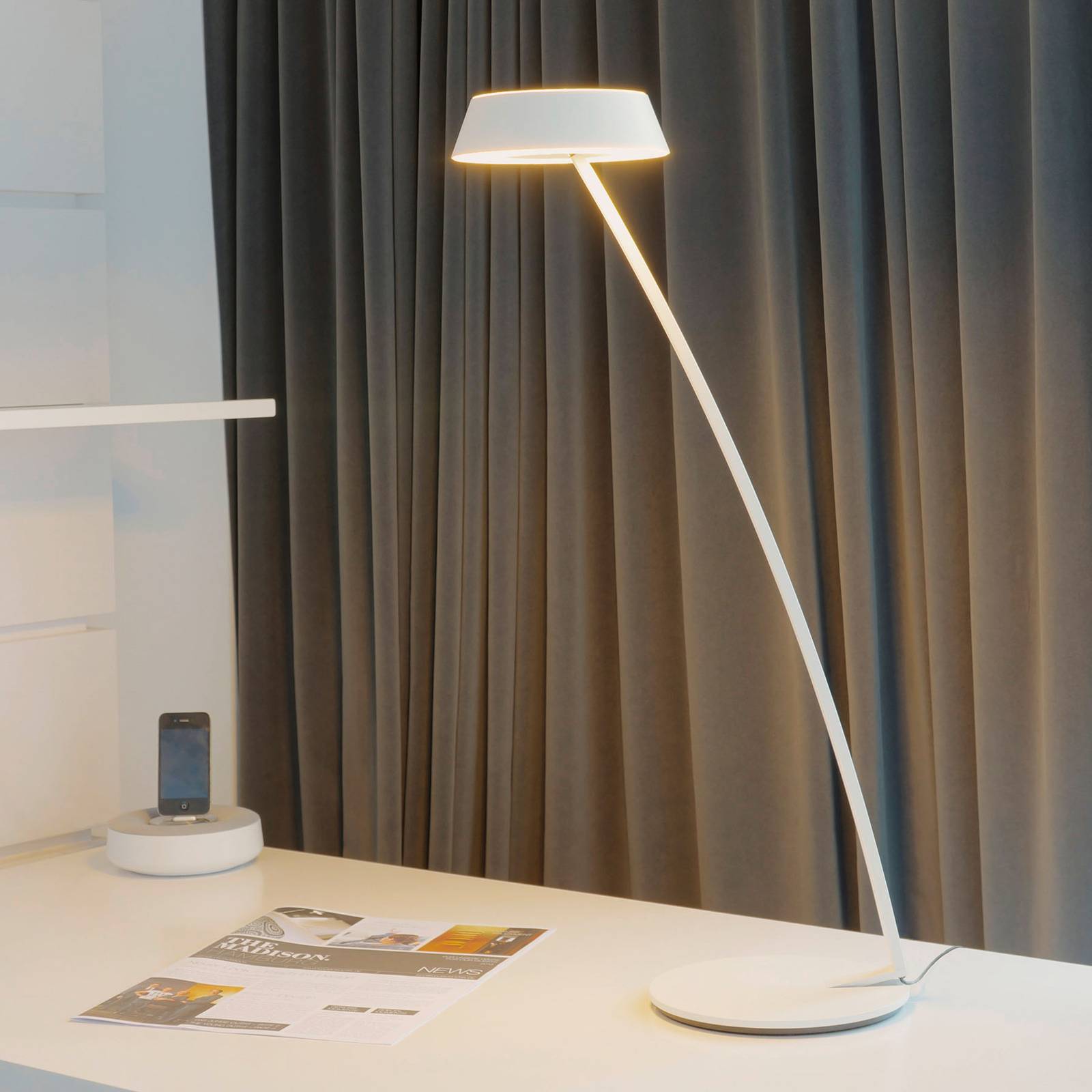 OLIGO Glance LED-Tischlampe gebogen weiß matt von Oligo