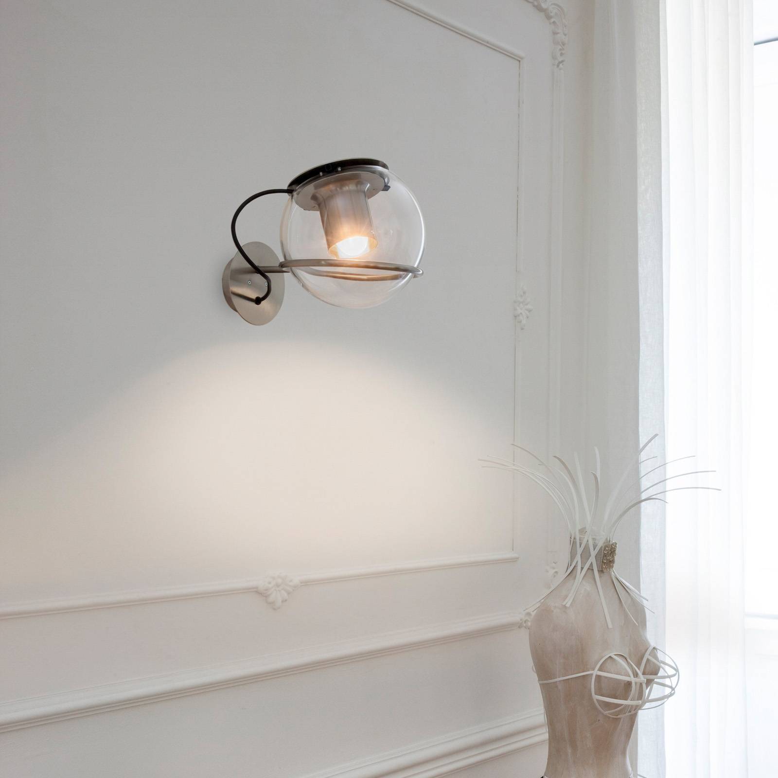 Oluce The Globe Wandleuchte aus Glas, nickel Oluce The Globe Wandleuchte aus Glas, nickel von Oluce