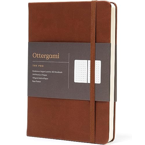 Ottergami Bullet Journal Notizbuch gepunktet - Hochwertiges, dickes Papier mit 150 g/m² und 144 Seiten - The Pro Notizbuch A5 dotted Bulletjournal mit Punktraster - Veganer Ledereinband von Ottergami