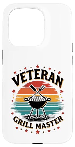 Proud Veteran BBQ King Retro Outdoor Grillen Hülle für iPhone 15 Pro von Outdoors Life Camping Fishing Hiking Gear