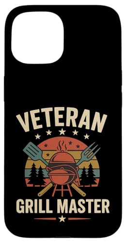 Veteran Grill Master im Retro-BBQ-Stil Hülle für iPhone 15 von Outdoors Life Camping Fishing Hiking Gear