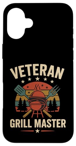 Veteran Grill Master im Retro-BBQ-Stil Hülle für iPhone 16 Plus von Outdoors Life Camping Fishing Hiking Gear