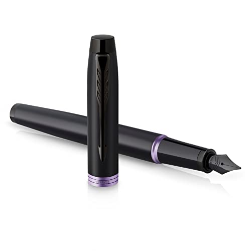 Parker IM Vibrant Rings Füller | satinschwarzer Lack mit amethystfarbenen Akzenten | Füllfederhalter mit mittlerer Feder und blauer Tinte | Geschenkbox von PARKER