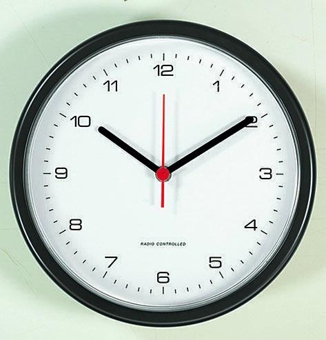 PEWETA Funkwanduhr Design Ø 25 cm schwarz von PEWETA