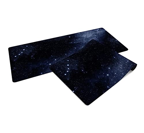 PLAYMATS Mauspad - Galaxie 90 cm x 40 cm - Gummischreibtischunterlage mit Rutschfester Rückseite, ideal für Arbeit und Spiele von PLAYMATS