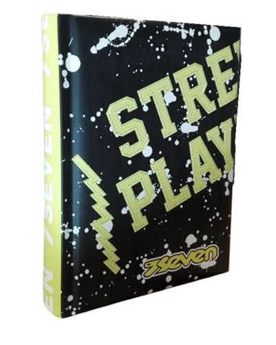 Schülerkalender kompatibel mit Seven Street Play Schwarz Grün 2025-2026 F.to Standard 18 x 14 cm + Schlüsselanhänger Pfeife und mehrfarbiger Stift Schülerkalender kompatibel mit Seven Street Play Schwarz Grün 2025-2026 F.to Standard 18 x 14 cm + Schlüsselanhänger Pfeife und mehrfarbiger Stift von PRESTIGE & DELUXE