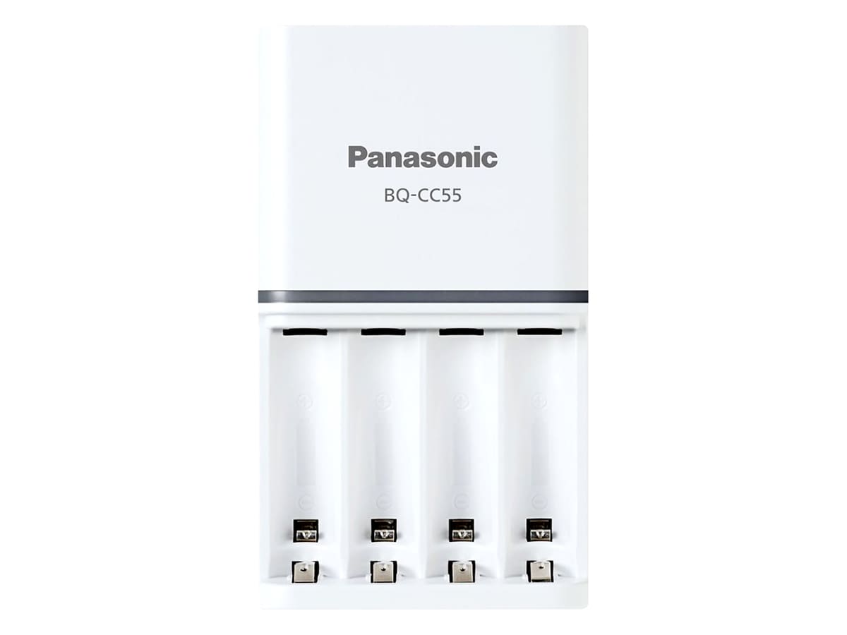 PANASONIC eneloop Universal-Ladegerät BQ CC55, + 4x Mignon Akku, 2000mAh von Panasonic