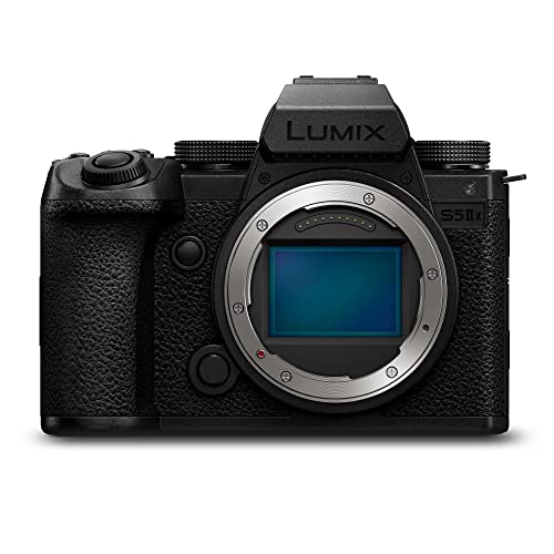 Panasonic LUMIX DC-S5M2XE Spiegellose Vollformatkamera, 4K 60p & 6K 30p unbegrenzte Aufnahme, Flip Screen, WLAN, Hybrid-Phasen-AF, Active is, Duale Native ISO, DMW-BLK22 Akku, nur Gehäuse, 2160p, 2023 von Panasonic