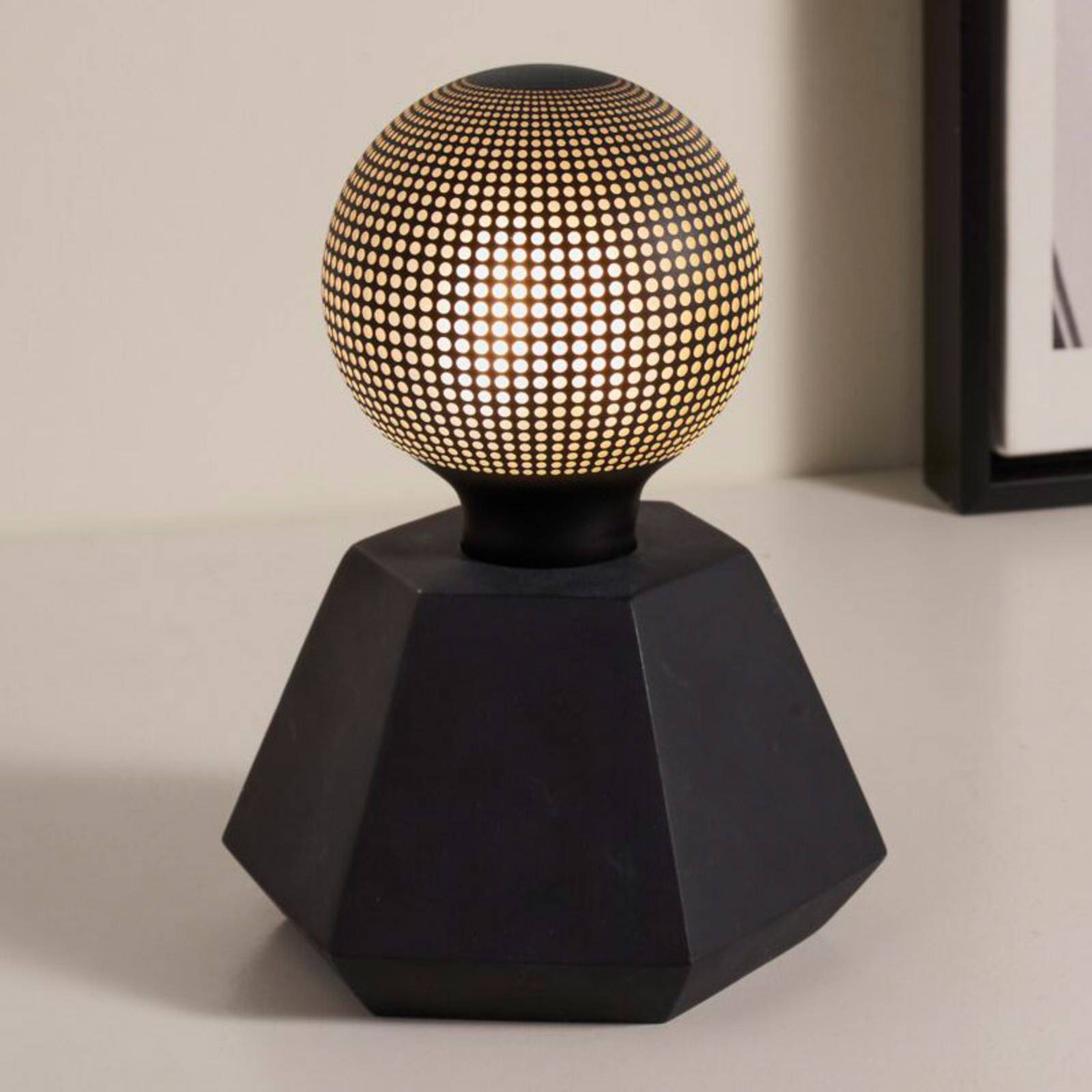 Pauleen Black Flare Dekoleuchte Beton schwarz Pauleen Black Flare Dekoleuchte Beton schwarz von Pauleen