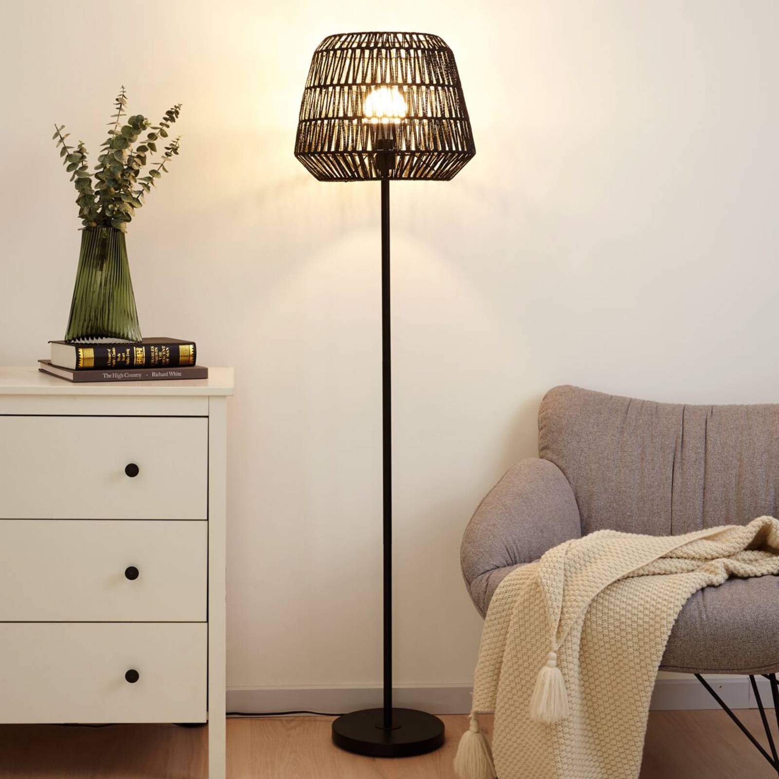 Pauleen Timber Pearl Stehlampe mit Geflechtschirm von Pauleen