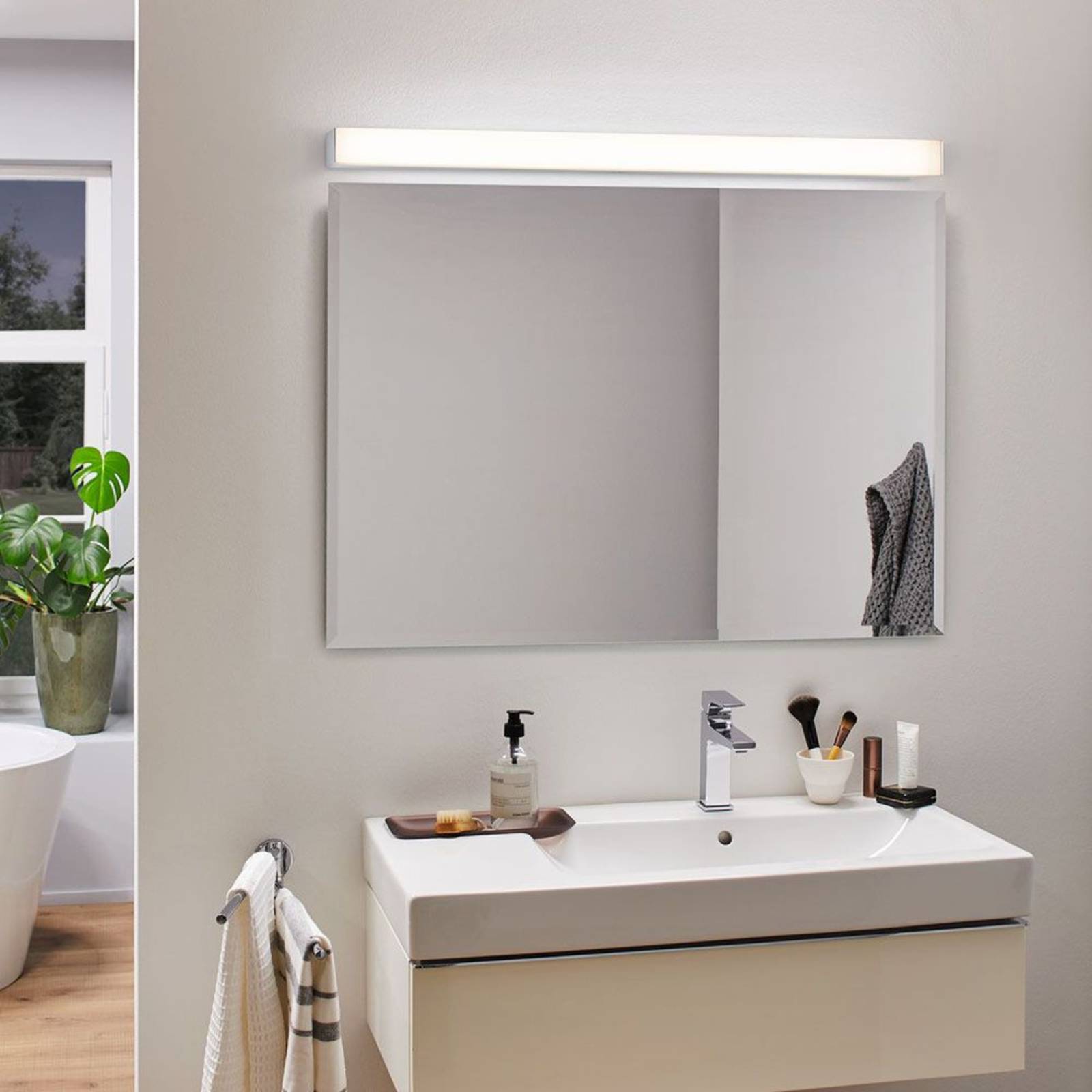 Paulmann HomeSpa Tova LED-Spiegelleuchte, 60 cm Paulmann HomeSpa Tova LED-Spiegelleuchte, 60 cm von Paulmann