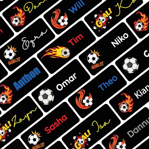 Petite Print® Namensaufkleber für Kinder (225 stück), Schule, Kindergarten, Kleidung & Gegenstände, Namensetiketten personalisiert mit Namen und waschmaschinenfest (Fußball Flamme) von Petite Print