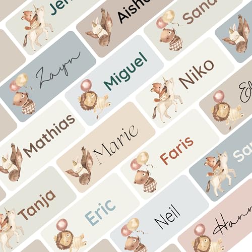 Petite Print® Namensaufkleber für Kinder (75 Stück), Schule, Kindergarten, Kleidung & Gegenstände, Namensetiketten personalisiert mit Namen und waschmaschinenfest (Dreamy Animals) von Petite Print