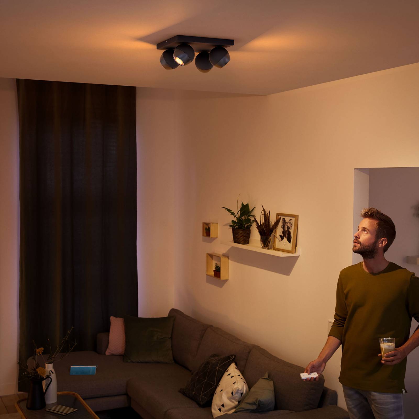 Philips Hue Buckram 4-flammig Dimmschalter schwarz Philips Hue Buckram 4-flammig Dimmschalter schwarz von Philips Hue