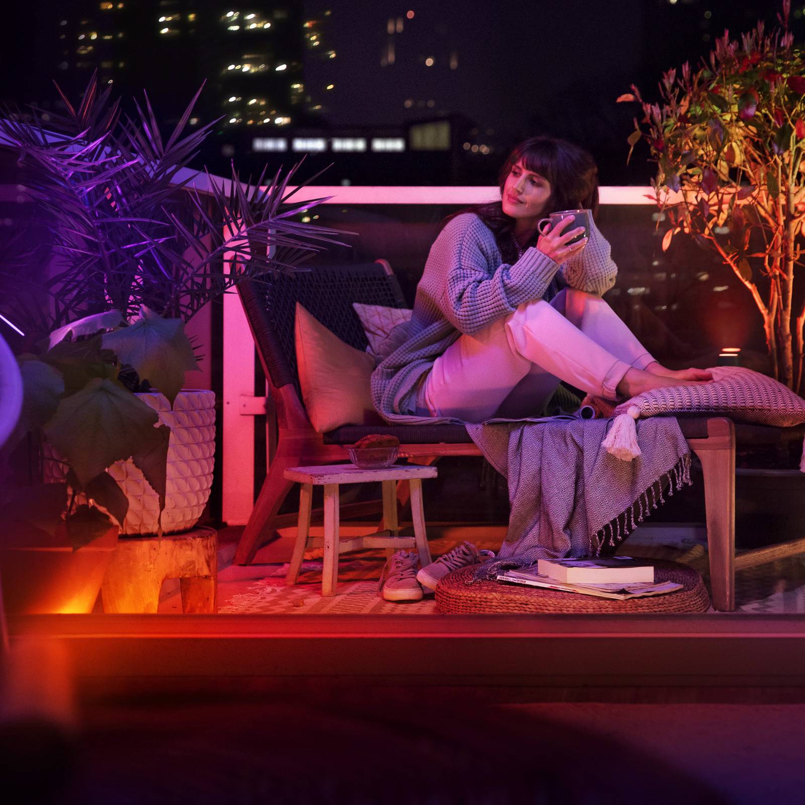Philips Hue Lightstrip Outdoor 5m White & Color Philips Hue Lightstrip Outdoor 5m White & Color von Philips Hue