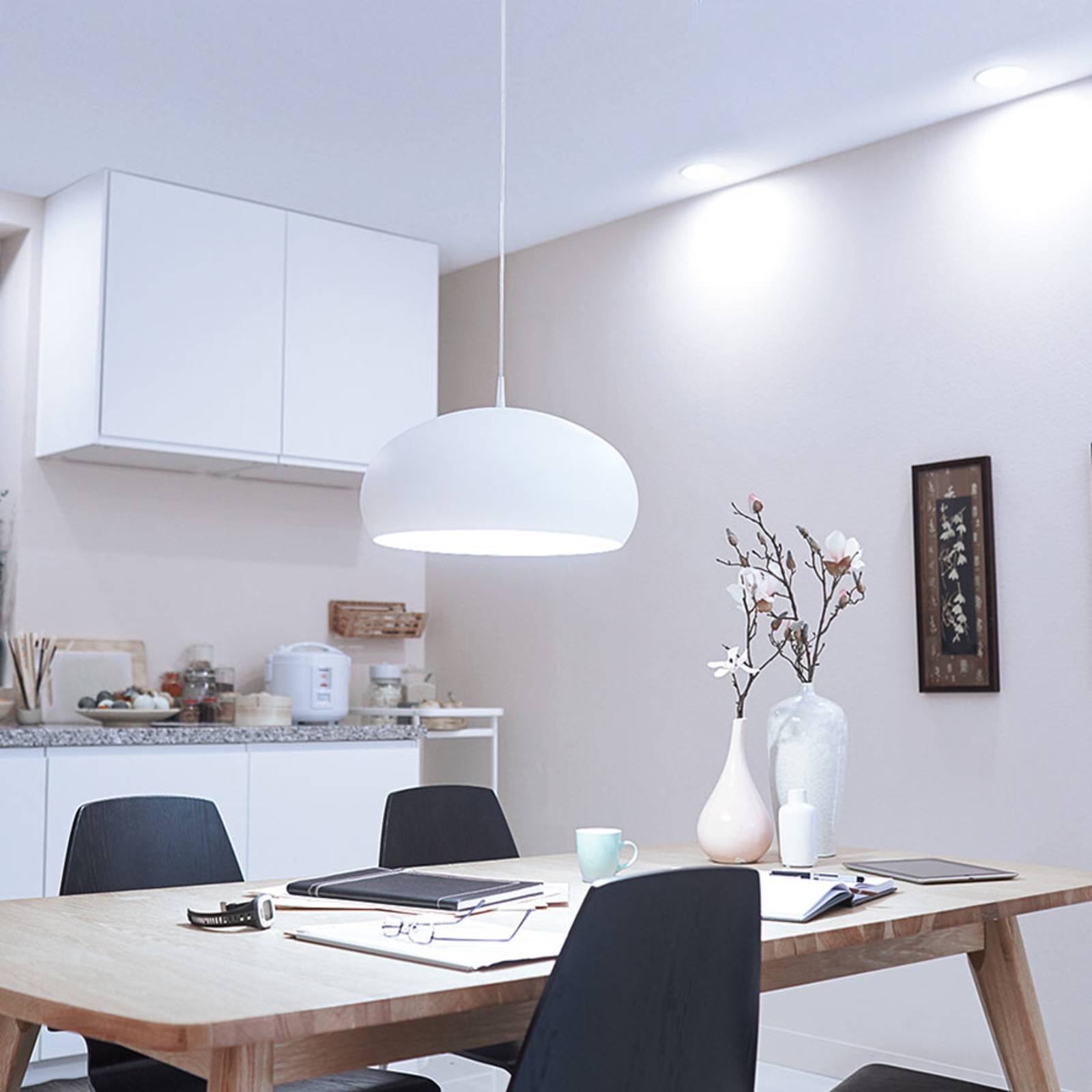 Philips E27 LED-Röhrenlampe 9,5W warmweiß Philips E27 LED-Röhrenlampe 9,5W warmweiß von Philips