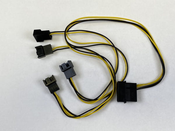 LK Phobya Adapter 4Pin Molex (12V) auf 4x 4Pin PWM EOL von Phobya