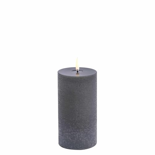 Uyuni - LED Pillar Melted Candle - Grey, Rustic - 7,8x15 cm (UL-PI-GRM78015) von Piffany Copenhagen
