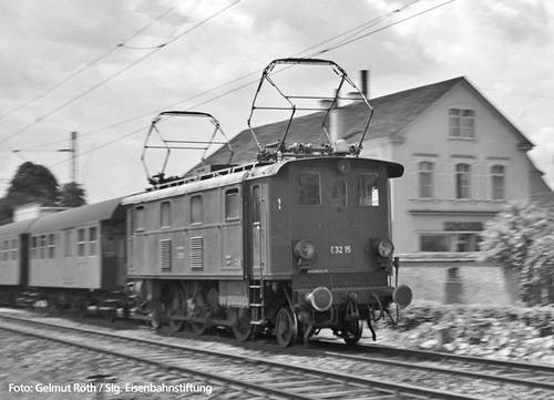 Piko H0 51418 H0 E-Lok E 32 15 der DB Piko H0 51418 H0 E-Lok E 32 15 der DB von Piko H0