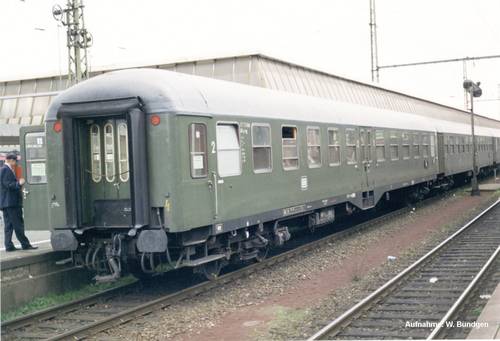 Piko H0 59681 H0 Mitteleinstiegswagen der DB ABym 1./ 2. Klasse von Piko H0