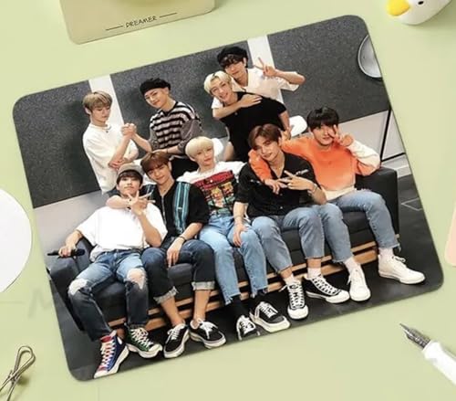 Pinstant Stray Kids Südkorea Koreanische Musik Boy Pop Band Anti-Rutsch-Mauspad Gaming Computer Gaming Desktop Laptop Mauspad 18 x 22 cm Pinstant Stray Kids Südkorea Koreanische Musik Boy Pop Band Anti-Rutsch-Mauspad Gaming Computer Gaming Desktop Laptop Mauspad 18 x 22 cm von Pinstant