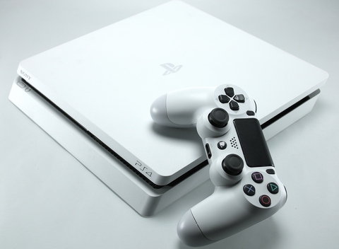 PlayStation 4 500GB slim weiß CUH2016A von PlayStation